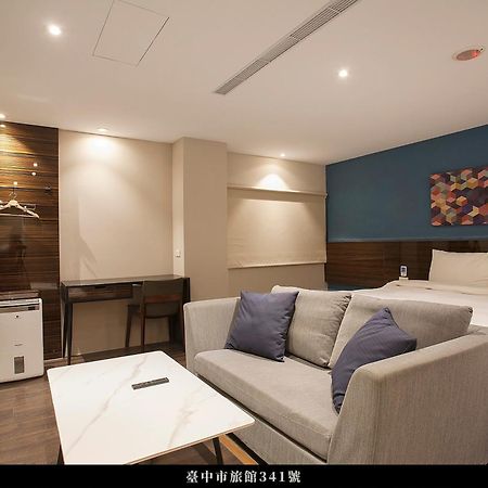 P&F Hotel Taichung Bagian luar foto