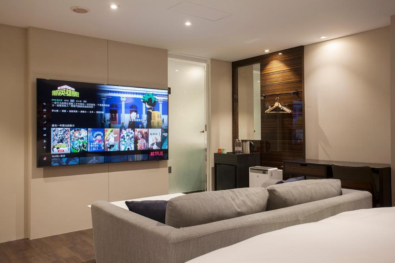 P&F Hotel Taichung Bagian luar foto