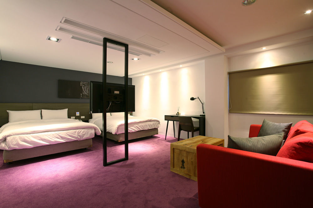 P&F Hotel Taichung Bagian luar foto