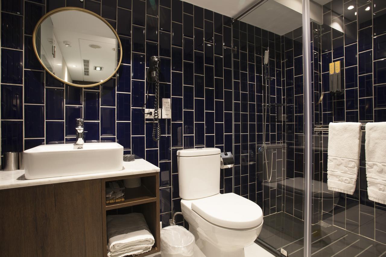 P&F Hotel Taichung Bagian luar foto