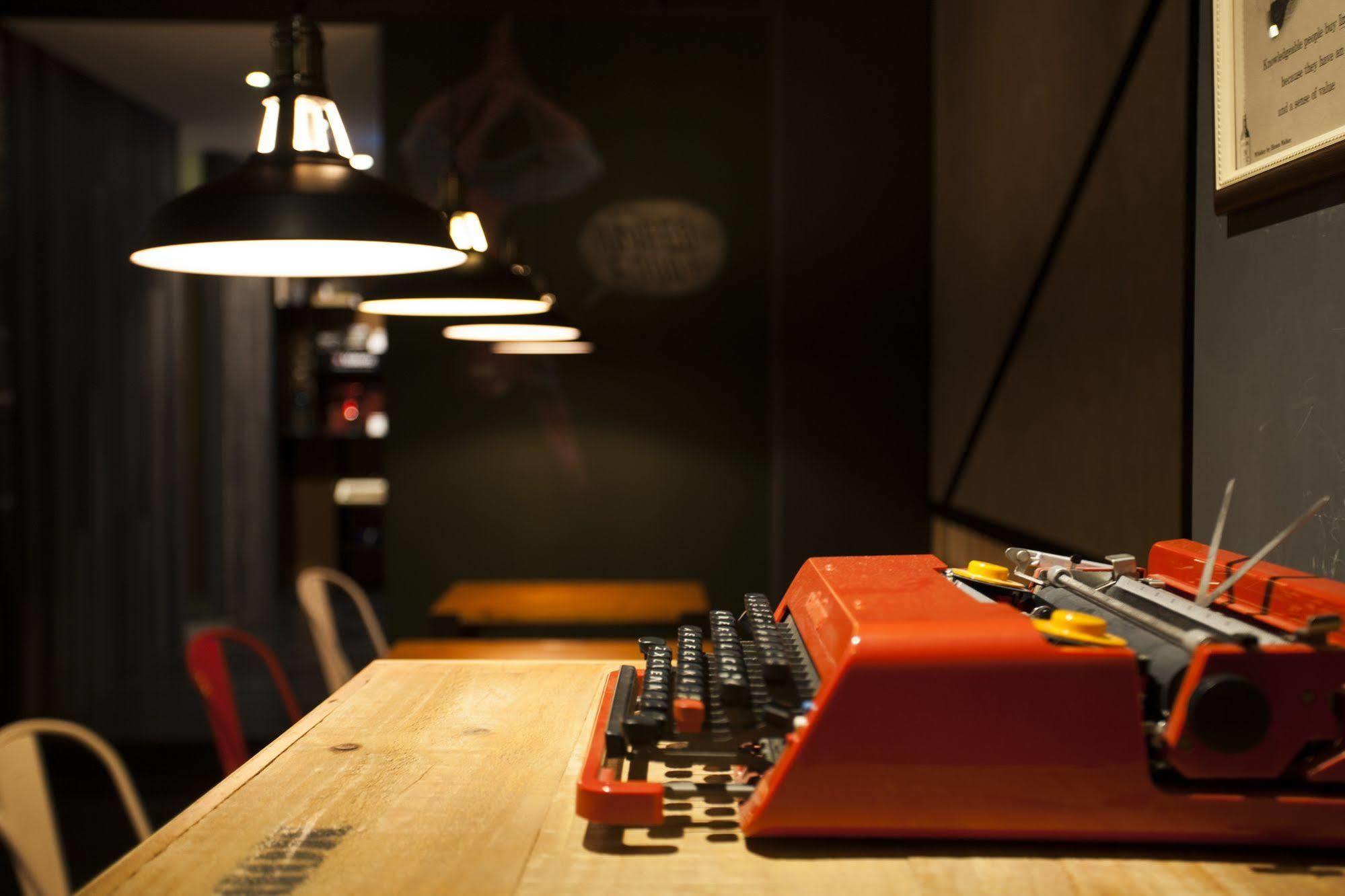 P&F Hotel Taichung Bagian luar foto