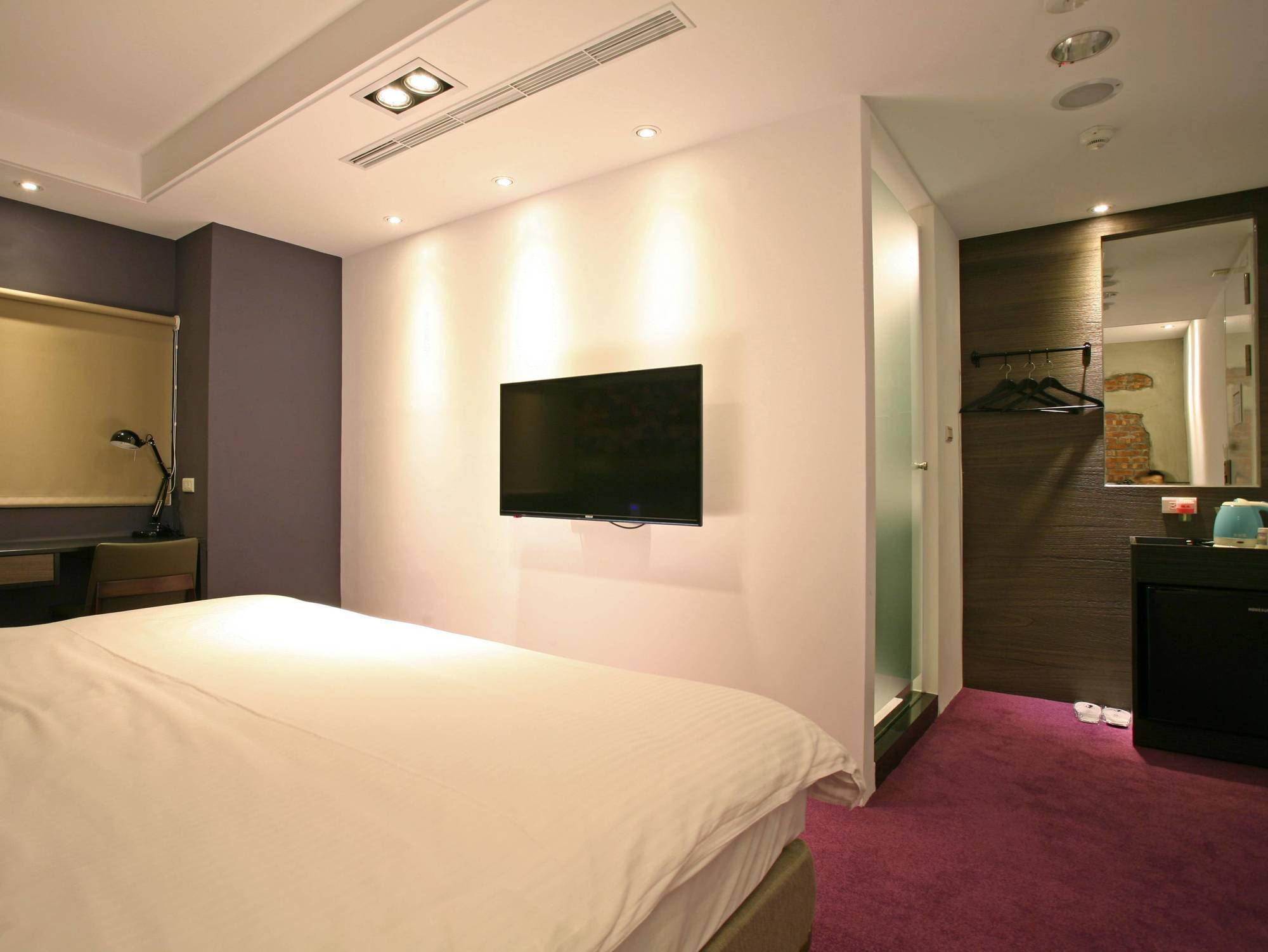 P&F Hotel Taichung Bagian luar foto