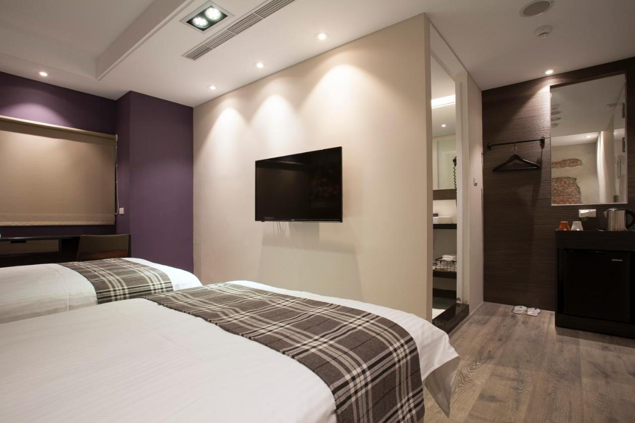 P&F Hotel Taichung Bagian luar foto