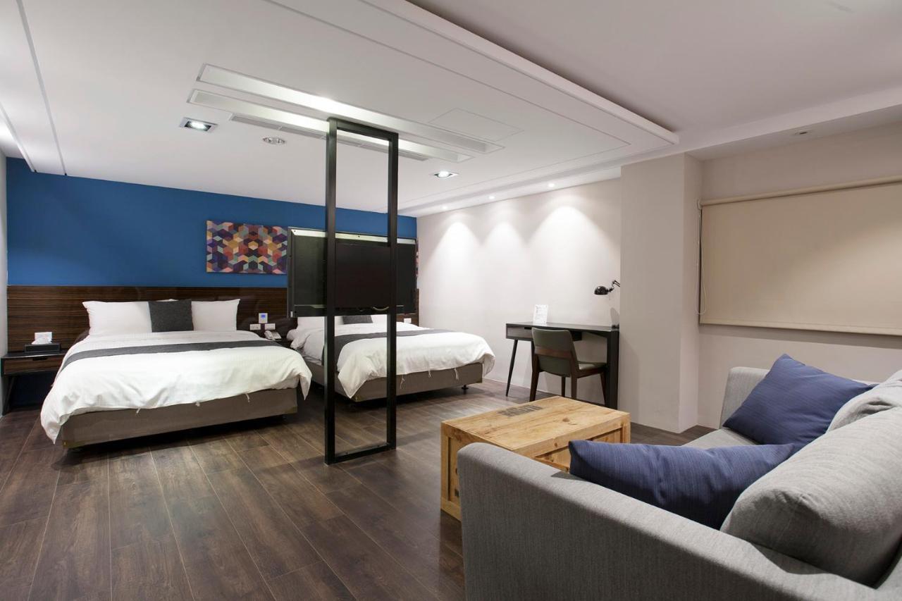 P&F Hotel Taichung Bagian luar foto